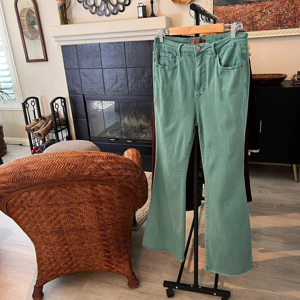 Judy Blue Jeans Womens Size 13/31 Green Garment Dyed Boot Cut Raw Hem - Picture 16 of 16